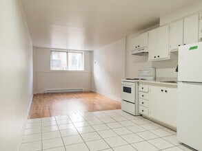 4750 E Ontario E in Montréal, QC - Building Photo - Building Photo