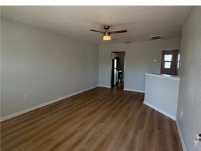 2268 Palmwood Dr in Dunedin, FL - Foto de edificio - Building Photo