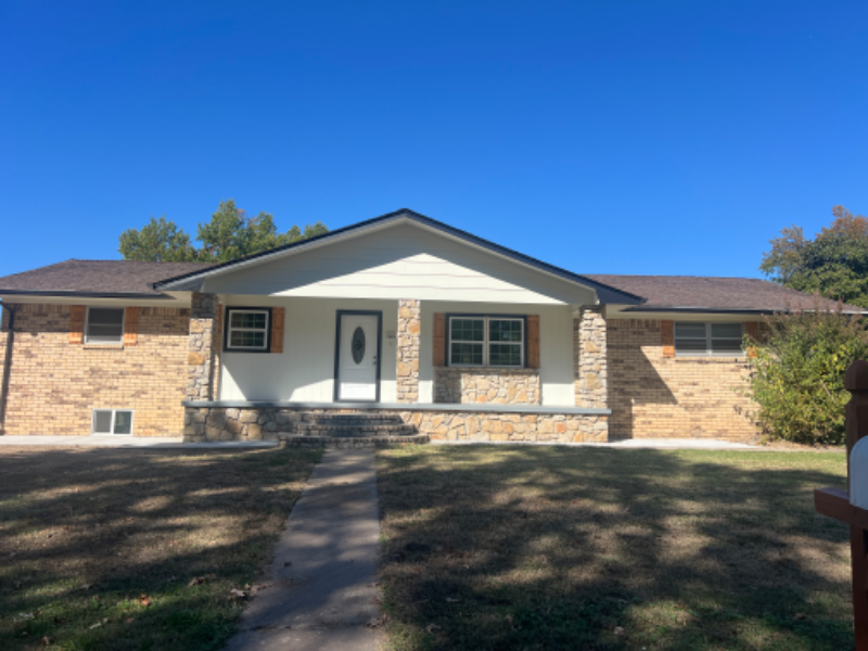 1002 W Canton St in Broken Arrow, OK - Building Photo