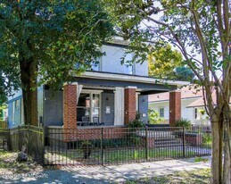 38 W 10th St in Jacksonville, FL - Building Photo