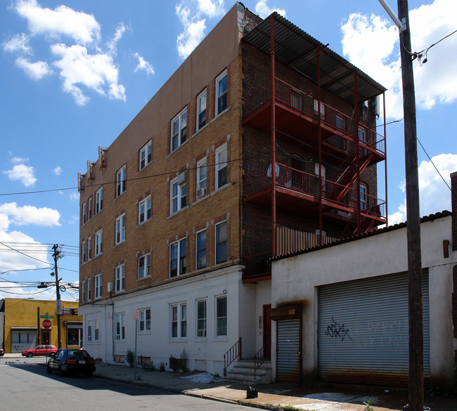 317 Jefferson St in Newark, NJ - Building Photo - Building Photo