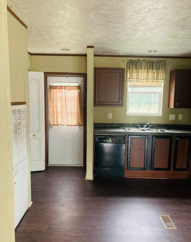 126 Lee Road 735 in Opelika, AL - Building Photo - Building Photo