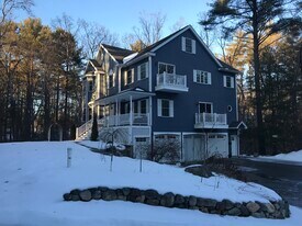 5 Emma Way, Unit 5 Emma Way in Wilmington, MA - Building Photo