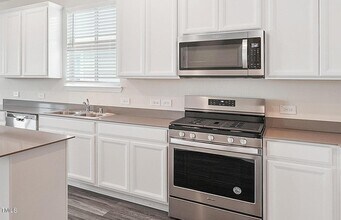 1482 Rhodes Pond St in Wendell, NC - Building Photo - Building Photo