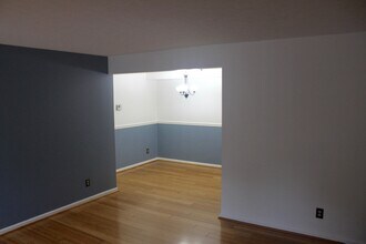 1030 Blue Ridge Dr in Harrisonburg, VA - Building Photo - Building Photo