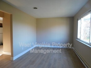 98 Goodman Dr in Beckley, WV - Building Photo - Building Photo