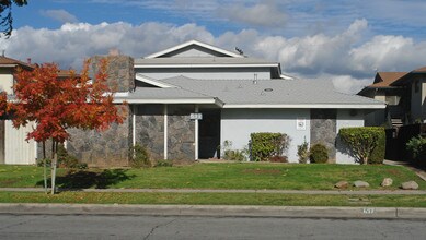 The Hawaii in Covina, CA - Foto de edificio - Building Photo