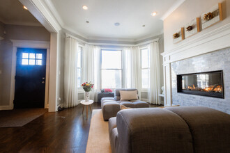 1833 W Cuyler Ave in Chicago, IL - Building Photo - Building Photo