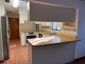 501 SW 75th Terrace in Gainesville, FL - Foto de edificio - Building Photo