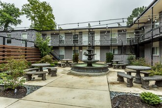 The Residence in Memphis, TN - Building Photo - Building Photo