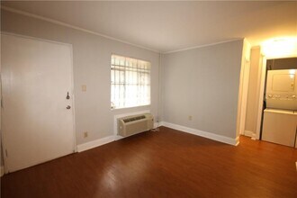 758 St Charles Ave NE in Atlanta, GA - Building Photo - Building Photo