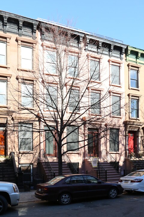263 W 132nd St in New York, NY - Building Photo
