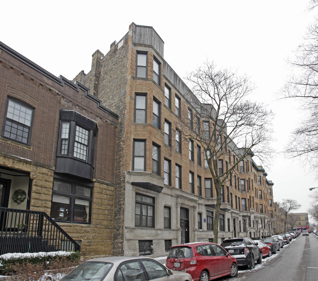 639-647 W Oakdale Ave in Chicago, IL - Foto de edificio - Building Photo