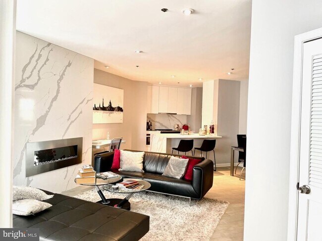 1200 Braddock Pl in Alexandria, VA - Building Photo - Building Photo