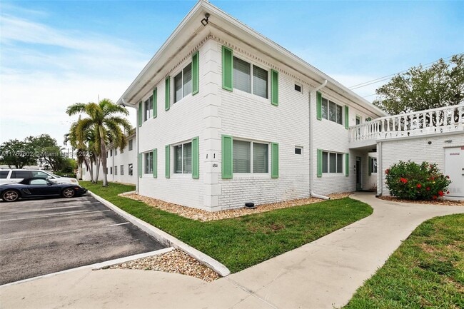 1801 NE 62nd St in Fort Lauderdale, FL - Building Photo - Building Photo
