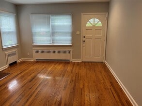 42 Beechwood Ave in Port Washington, NY - Building Photo - Building Photo