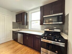 3018 N Karlov Ave, Unit 1 in Chicago, IL - Building Photo