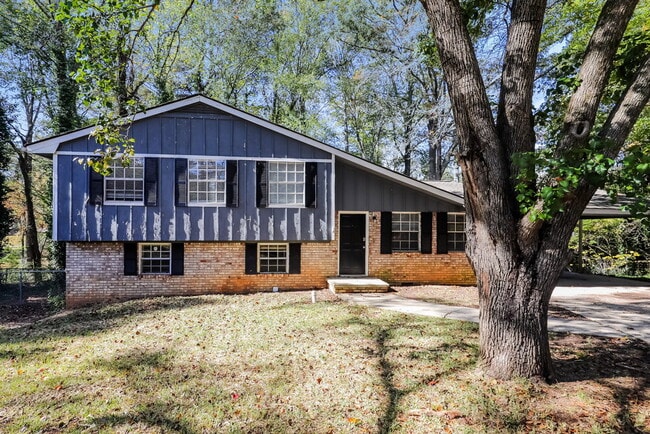 property at 7391 White Castle Ct