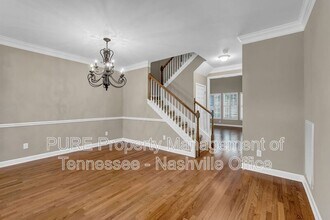 2019 Traemoor Village Dr in Nashville, TN - Building Photo - Building Photo