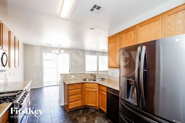 5935 Moondance Ct in Henderson, NV - Building Photo - Building Photo