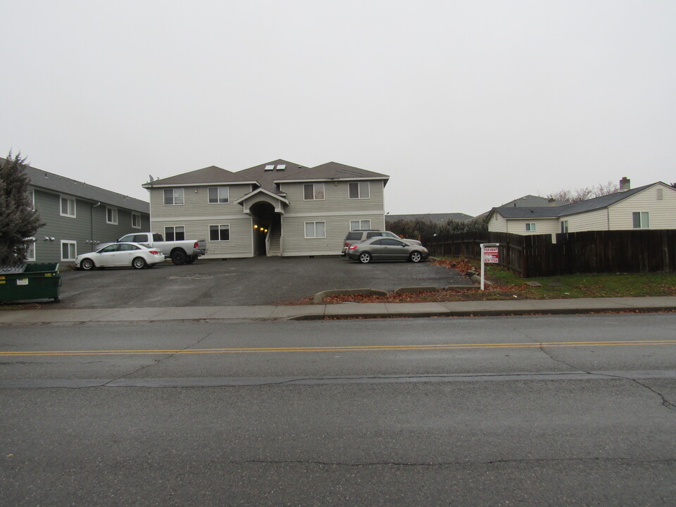 1804 N Walnut St, Unit #4 in Ellensburg, WA - Foto de edificio