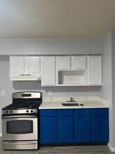 330 Broadway, Unit 3 in Bayonne, NJ - Foto de edificio - Building Photo