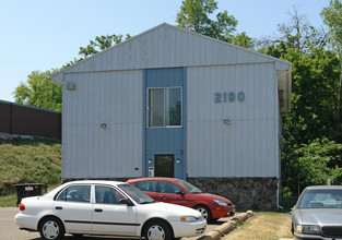 2190 Robbins St in St. Paul, MN - Foto de edificio - Building Photo