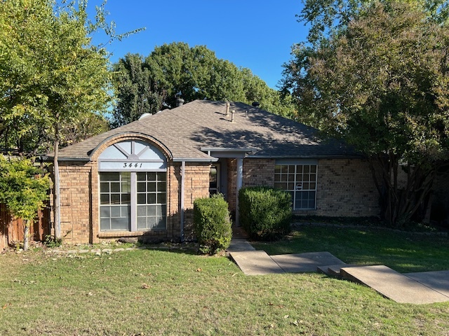 3441 Country Club Dr in Grand Prairie, TX - Building Photo