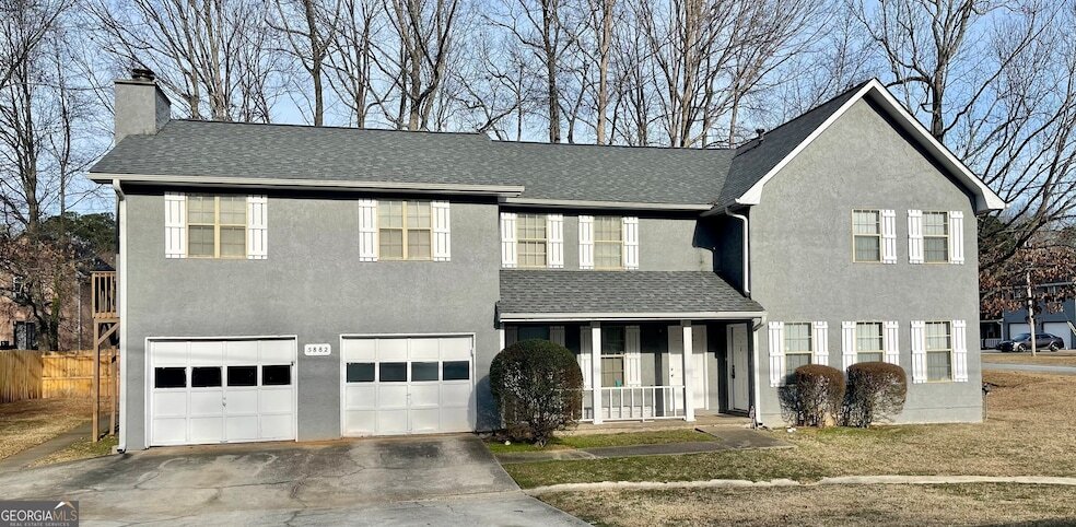 5882 Sheldon Ct in Atlanta, GA - Foto de edificio