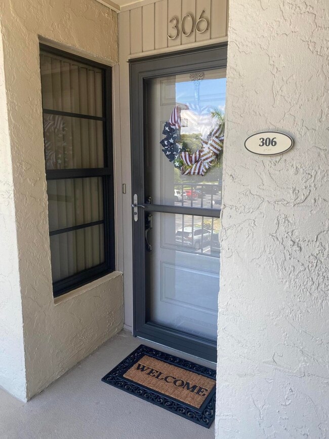 18 Royal Palm Way in Boca Raton, FL - Building Photo - Building Photo