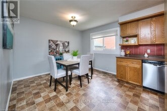 196 Walker St in Cambridge, ON - Building Photo - Building Photo