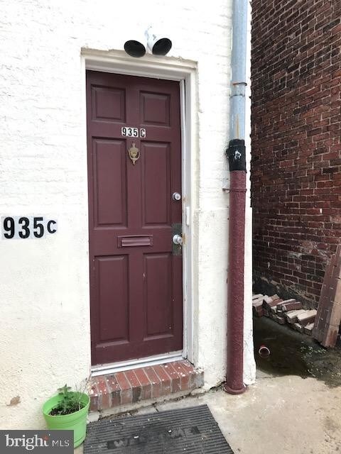 935 S Charles St in Baltimore, MD - Building Photo