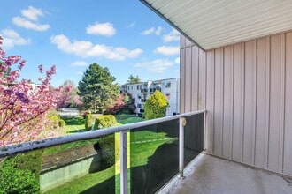 Fraser Place Apartments in Richmond, BC - Building Photo - Building Photo