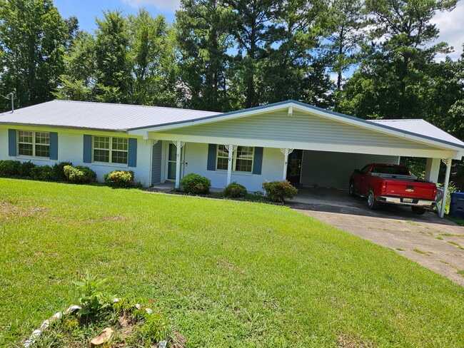 property at 1108 Maxanna Dr