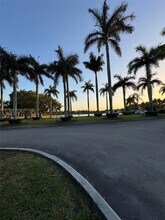 6861 NW 107 Ct in Doral, FL - Building Photo - Building Photo