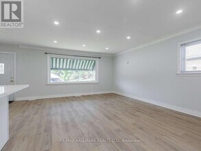 139 Flora Dr in Toronto, ON - Building Photo - Building Photo