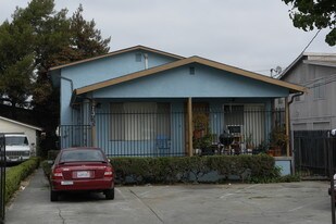 1355 84th Ave in Oakland, CA - Building Photo