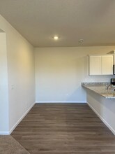 8393 Cherry St in Clear Lake, MN - Foto de edificio - Building Photo