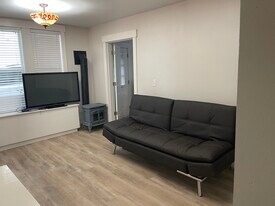 1522 Taylor Ave N, Unit B in Seattle, WA - Building Photo