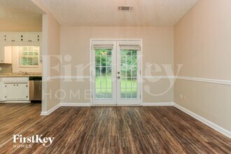 1999 Bullock Trail in Loganville, GA - Foto de edificio - Building Photo