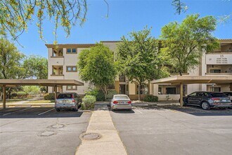 2550 E River Rd in Tucson, AZ - Building Photo - Building Photo