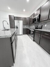 4394 Longwood Lake Sq in Westlake, FL - Building Photo - Building Photo