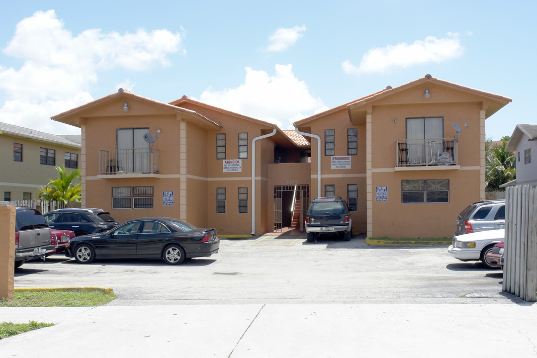 5755 W 26th Ave in Hialeah, FL - Building Photo