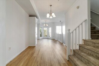 1310 Hampshire Dr in Frederick, MD - Building Photo - Building Photo