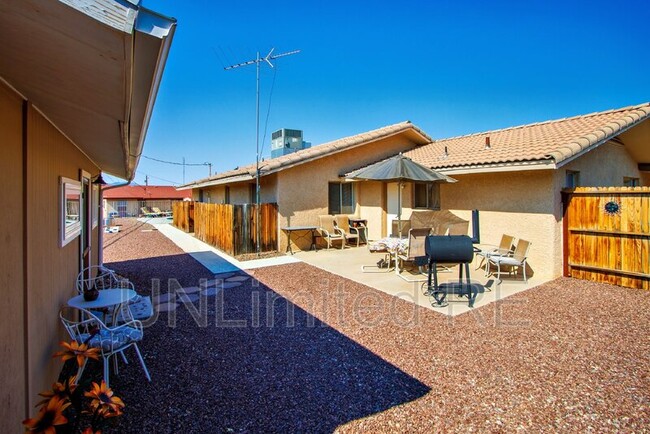 2510 Hacienda Pl in Lake Havasu City, AZ - Building Photo - Building Photo