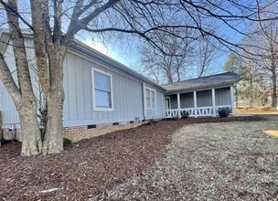 4959 Forest Ridge Dr in Hickory, NC - Building Photo - Building Photo