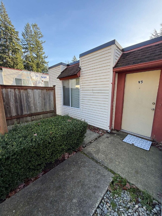 14600 SE 176th St in Renton, WA - Building Photo - Building Photo