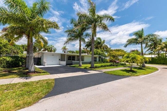 property at 2075 S Hibiscus Dr