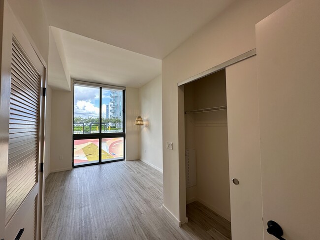 447 NE 29th St, Unit B2 in Miami, FL - Foto de edificio - Building Photo