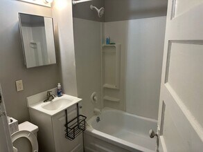 5840 Adams St-Unit -#1 in Lincoln, NE - Building Photo - Building Photo